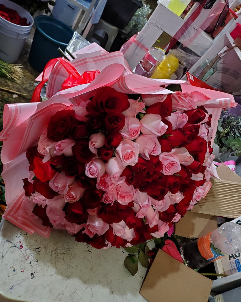 Ramo Buchón con 200 Rosas de Invernadero || Arreglo Gigante con 200 Rosas Premium