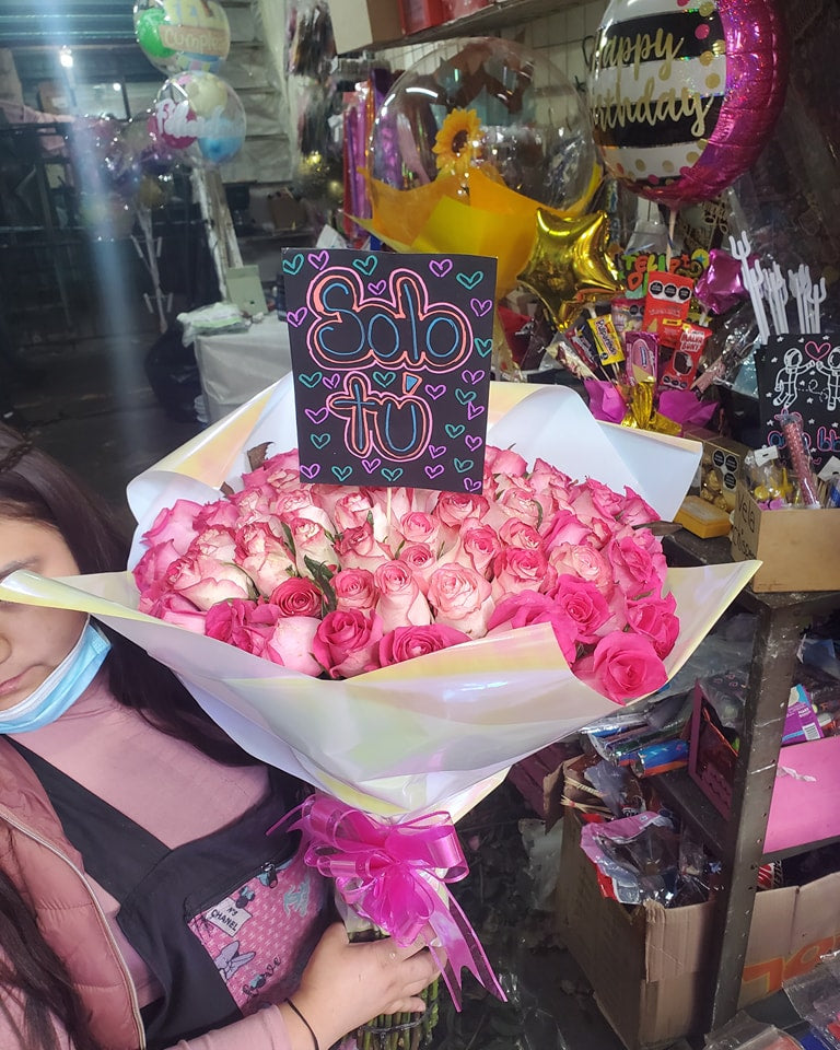 Ramo Buchón con 100 Rosas de Invernadero || Arreglo Gigante con 100 Rosas Premium